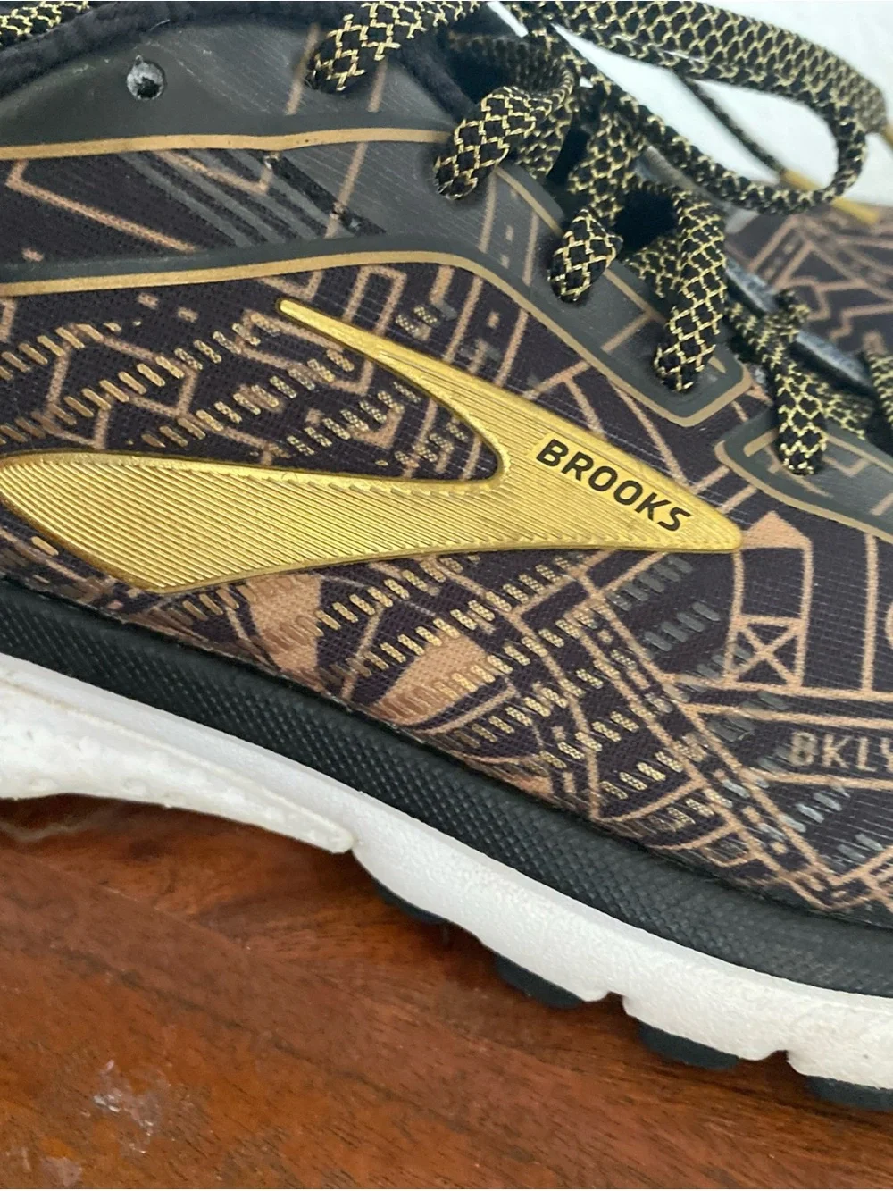 Brooks reposhing this